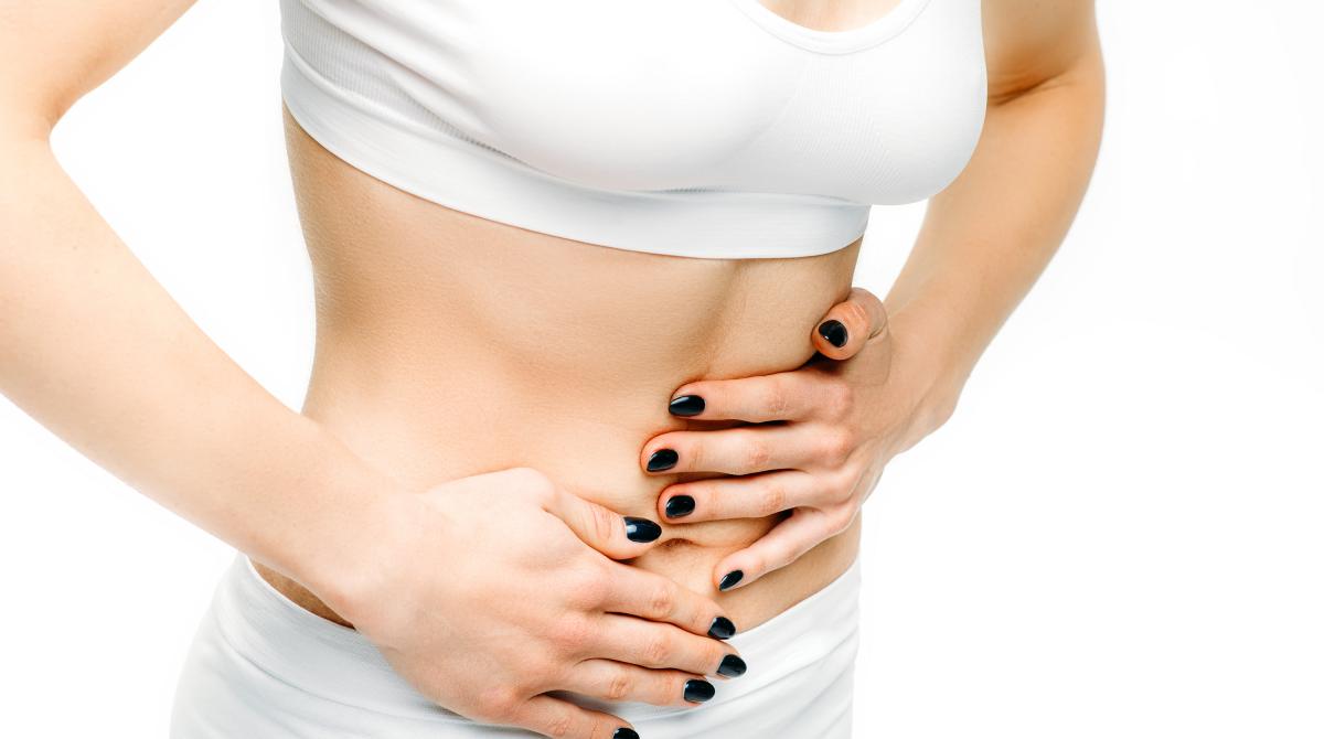 Ter cólica fora do período menstrual é normal?